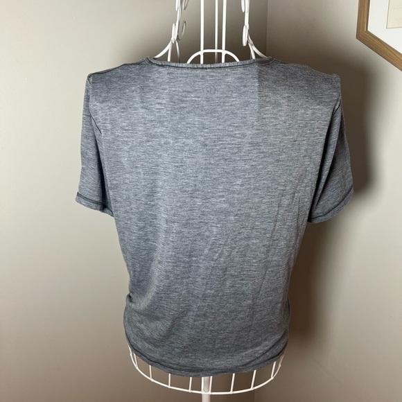 Lululemon Do the Daily Twist Front Short Sleeve T-Shirt Size 4 Active Gym Gray - Picture 4 of 7